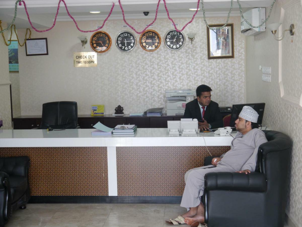 Plaza Hotel Muscat Luaran gambar