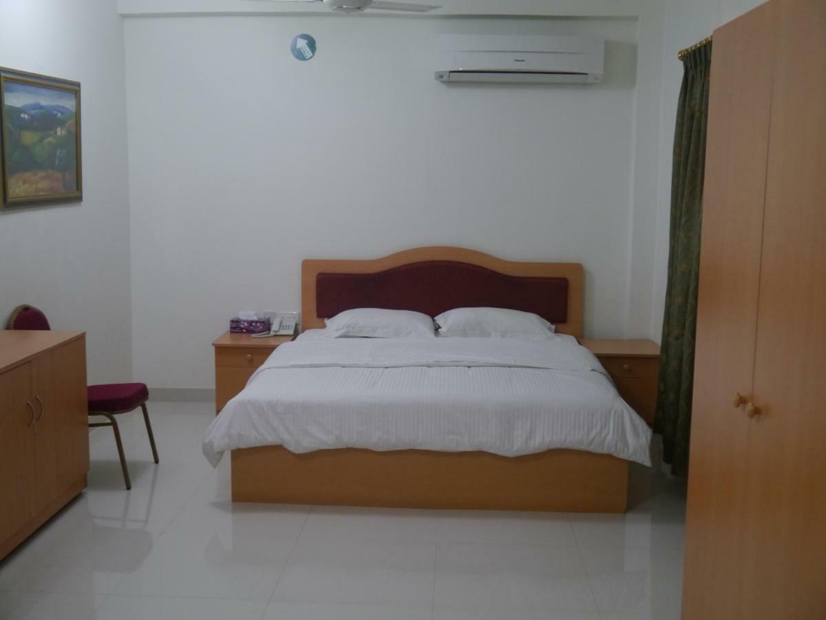 Plaza Hotel Muscat Luaran gambar